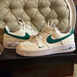 8(in men’s) 9.5(in woman’s) Air force 1 ‘07 LV8